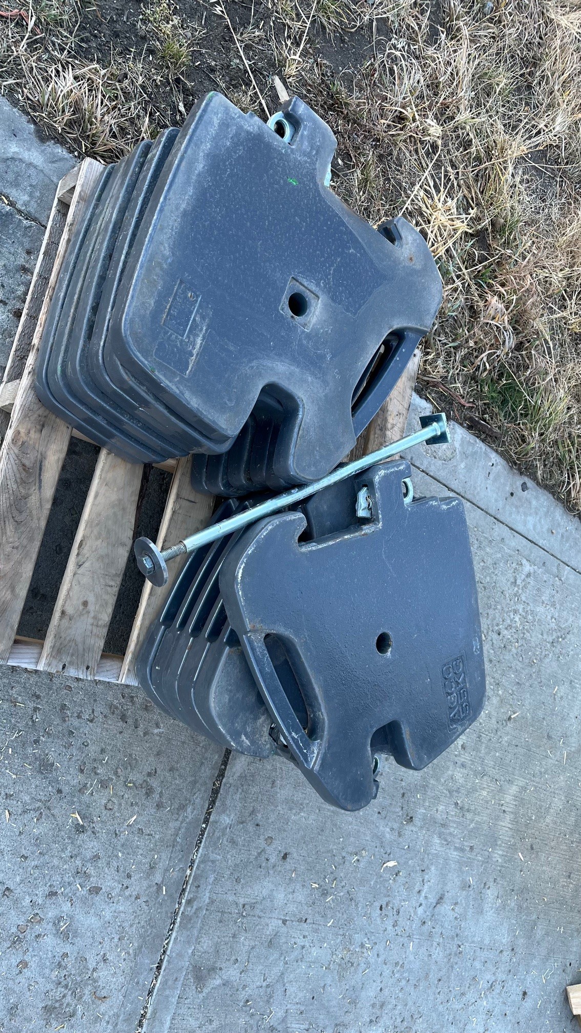 2020 Massey Ferguson 7293487 Weights