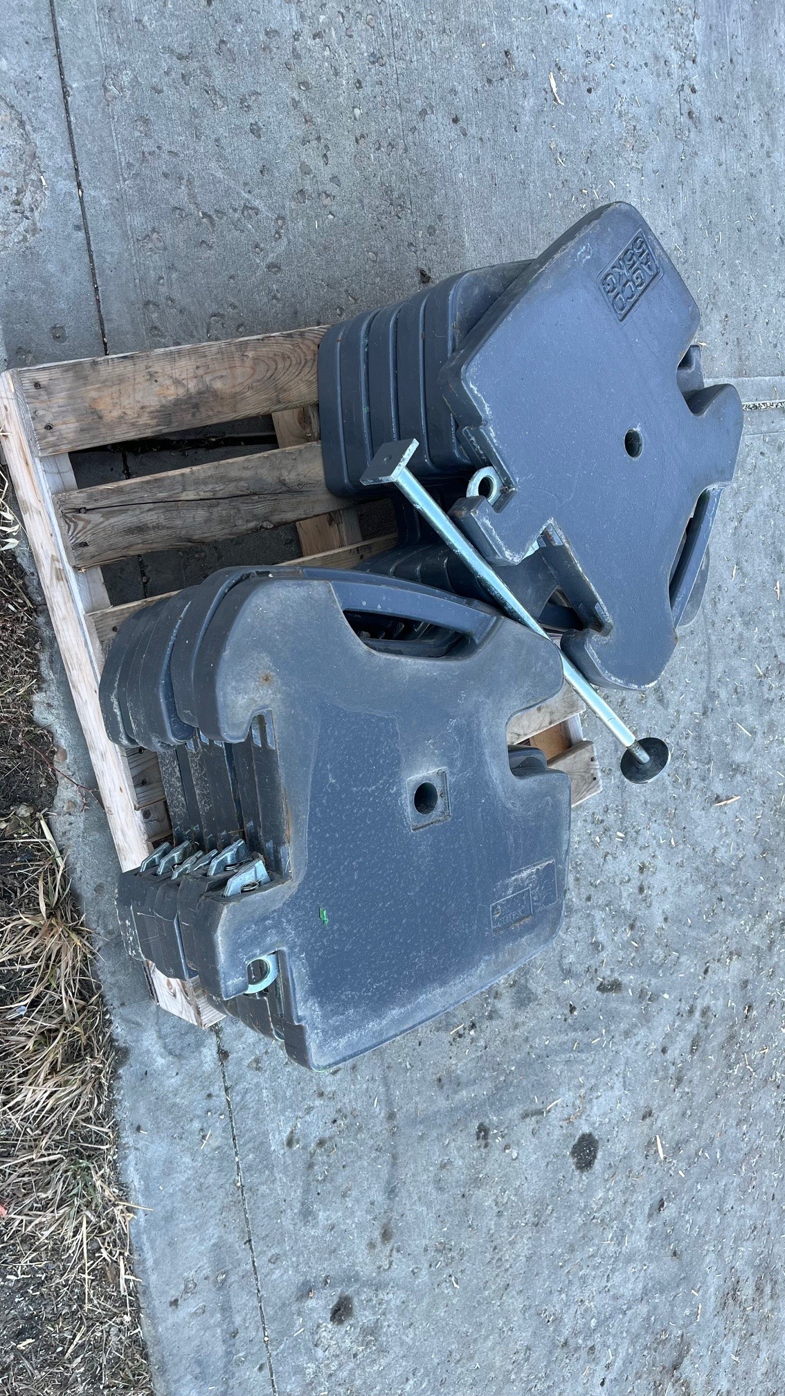 2020 Massey Ferguson 7293487 Weights