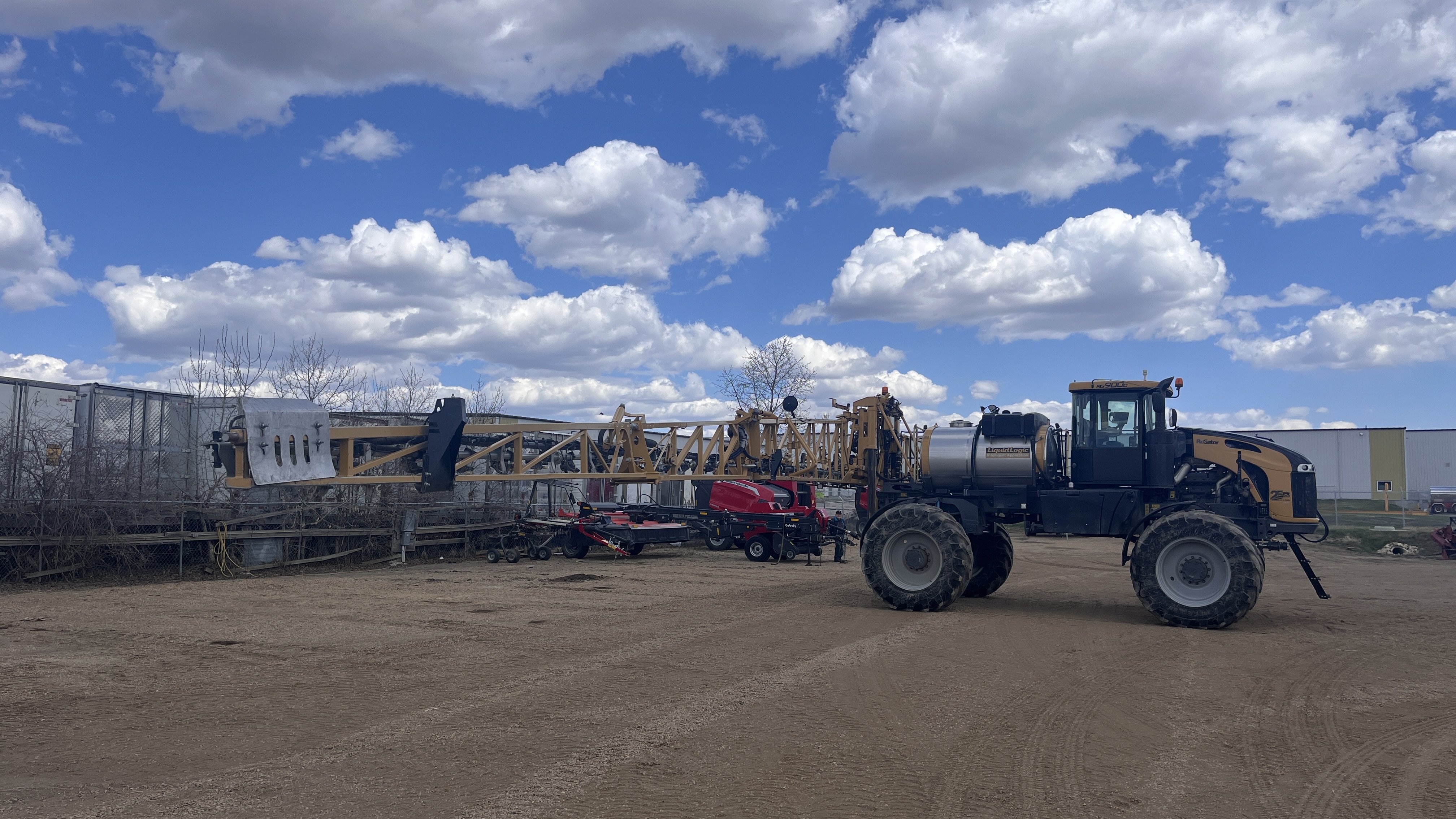 2018 RoGator 900C Sprayer