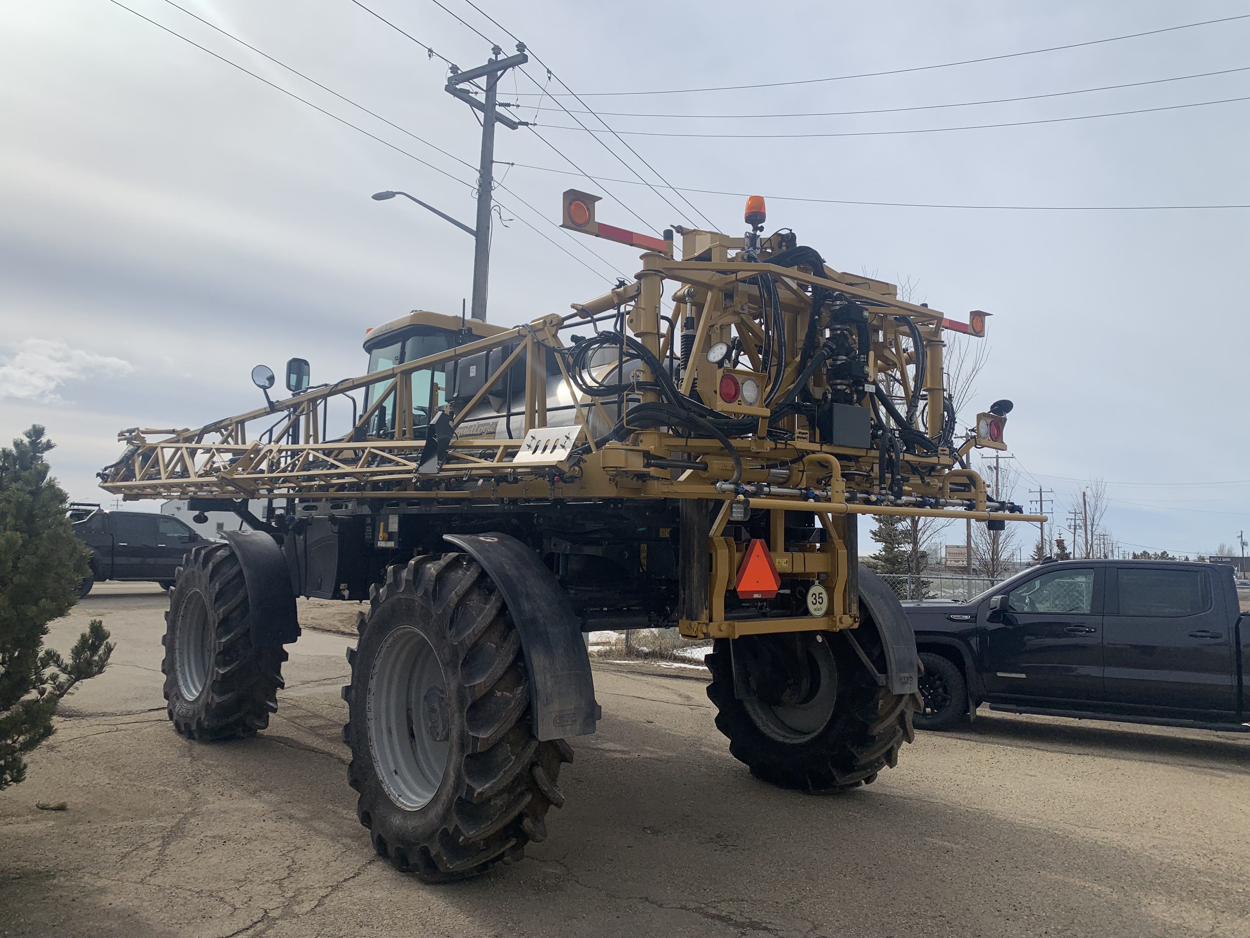 2018 RoGator 900C Sprayer
