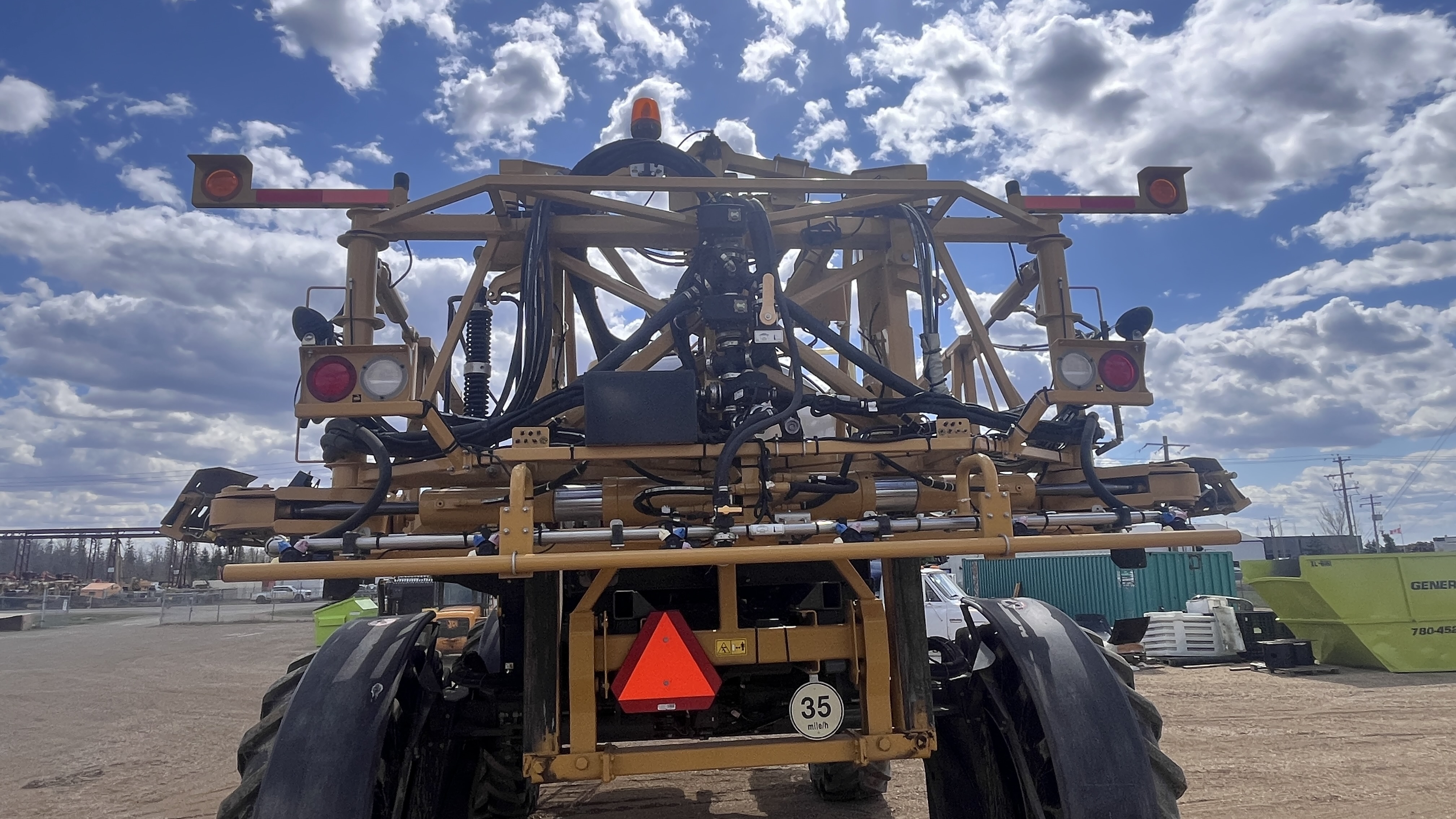 2018 RoGator 900C Sprayer