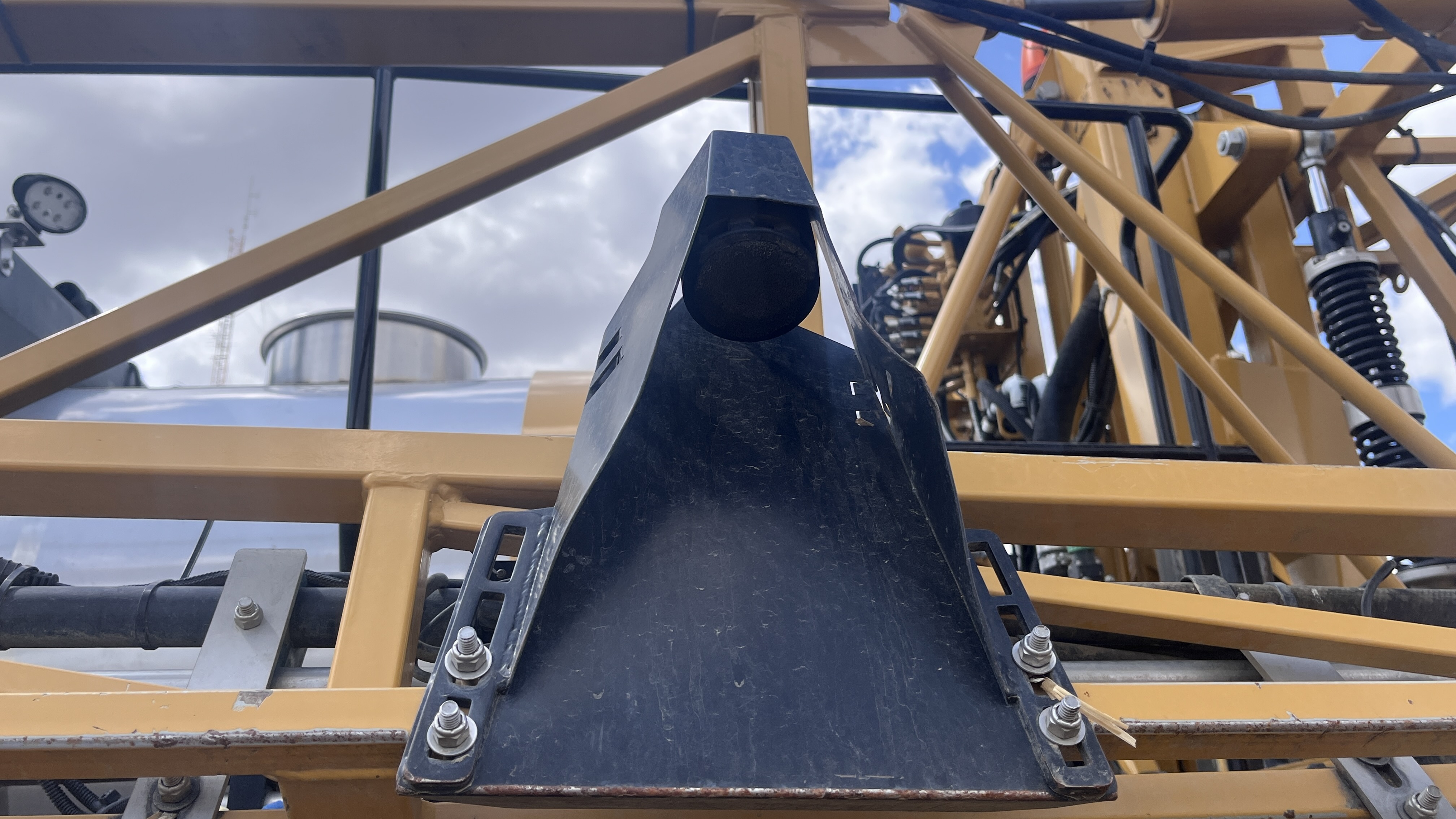 2018 RoGator 900C Sprayer