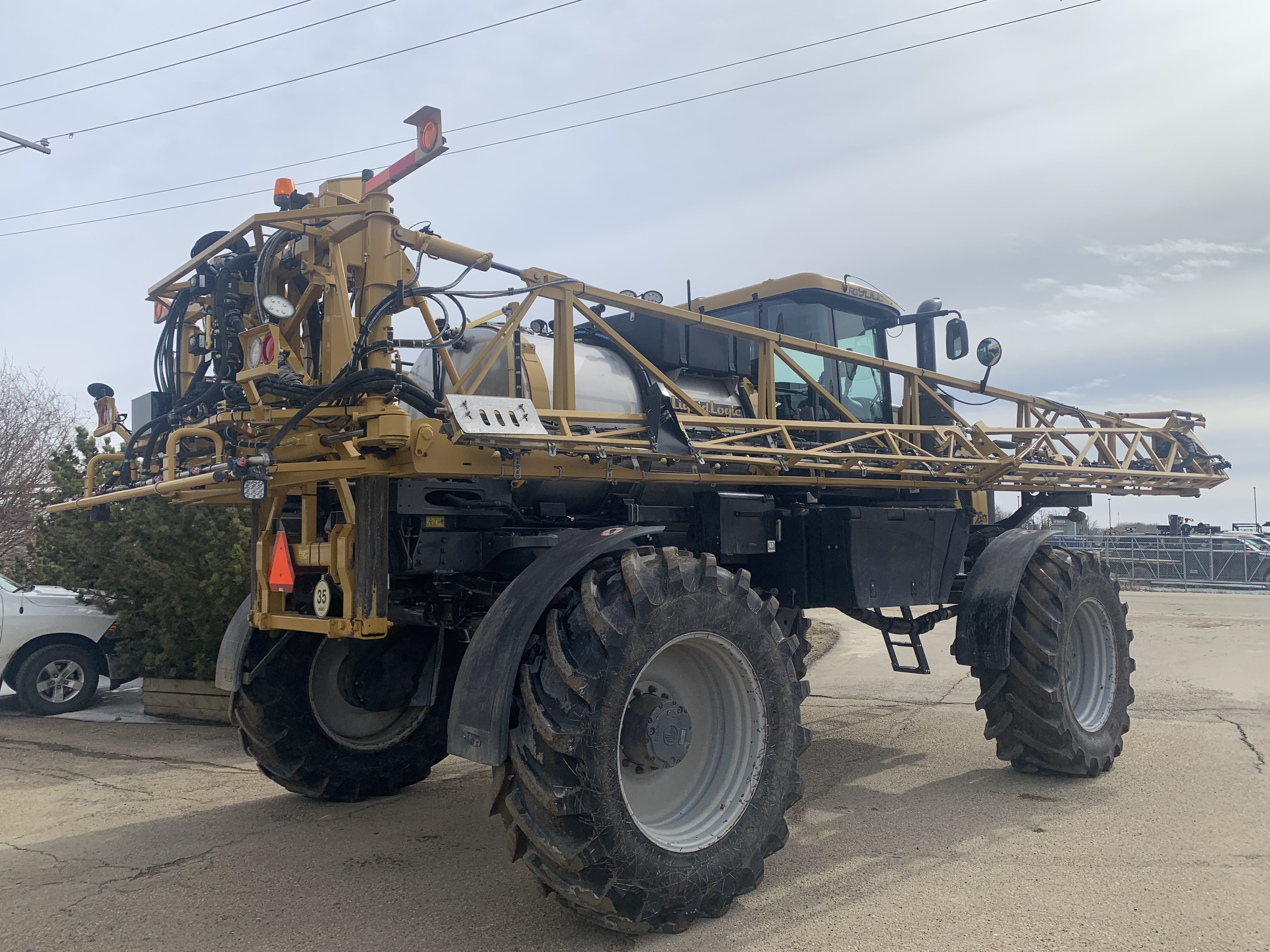 2018 RoGator 900C Sprayer