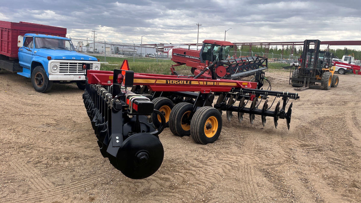 2023 Versatile SD550 Disk