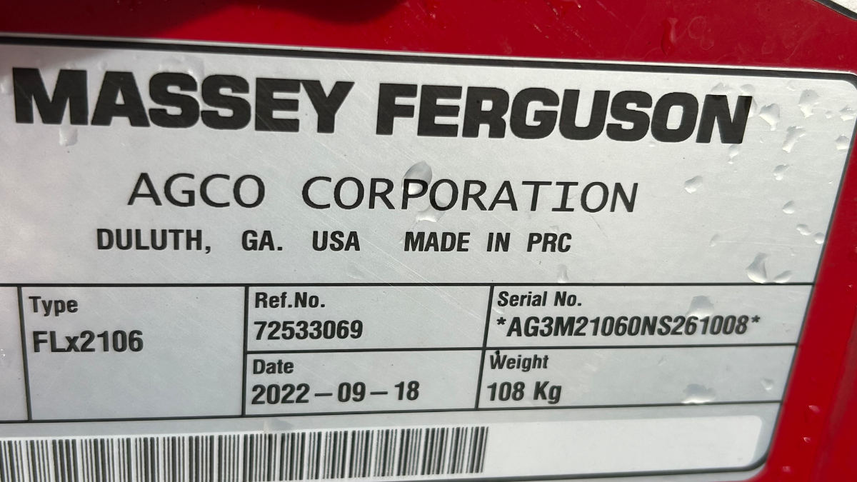 2022 Massey Ferguson 1526 Tractor