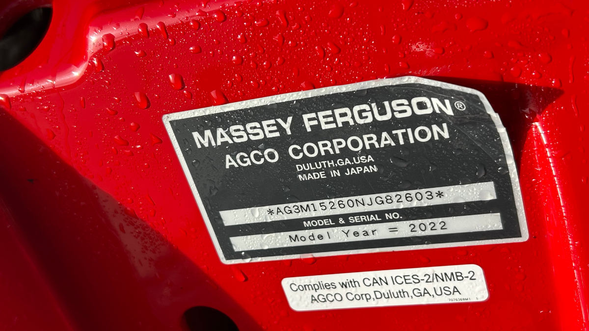 2022 Massey Ferguson 1526 Tractor
