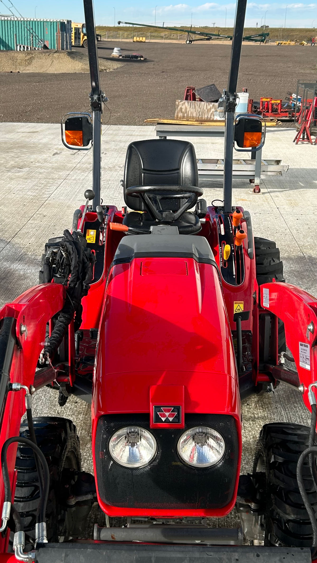 2022 Massey Ferguson 1526 Tractor