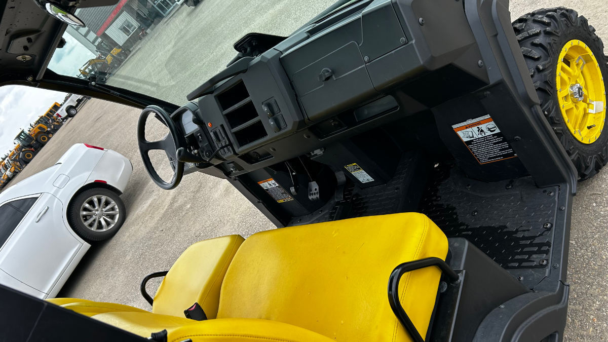 2018 John Deere XUV 835M Utility Vehicle