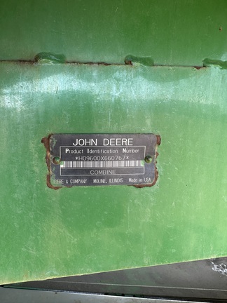 1995 John Deere 9600 Combine