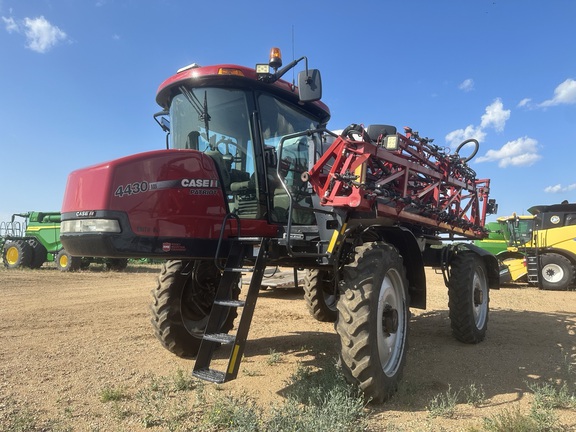 2014 Case IH 4430 Sprayer/High Clearance