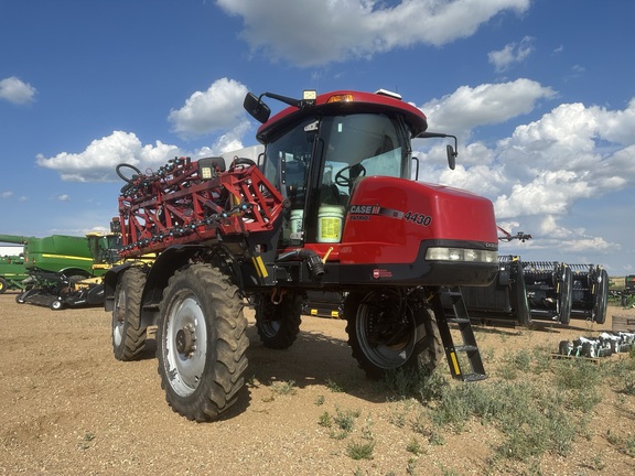 2014 Case IH 4430 Sprayer/High Clearance