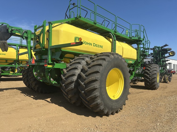 2021 John Deere P556 & C850 Air Seeder