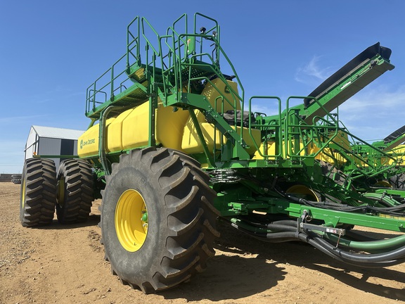 2021 John Deere P556 & C850 Air Seeder