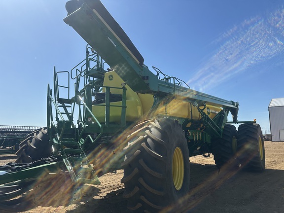 2021 John Deere P556 & C850 Air Seeder