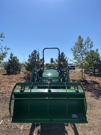 2020 John Deere 2038R Tractor Compact