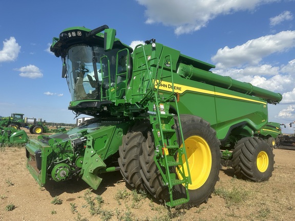 2022 John Deere X9 1000 Combine