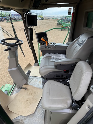 2022 John Deere X9 1100 Combine
