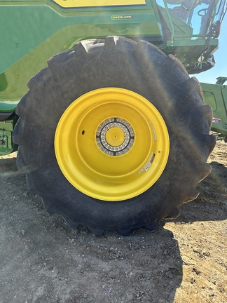 2023 John Deere X9 1000 Combine