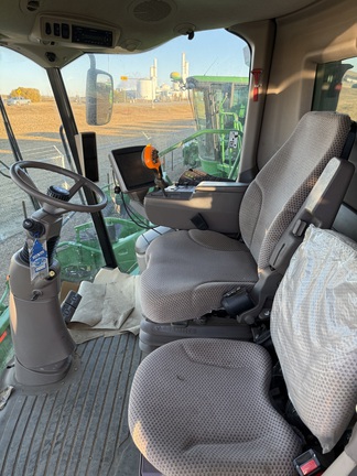 2012 John Deere S680 Combine