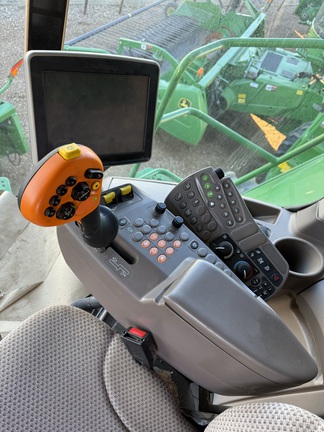 2012 John Deere S680 Combine