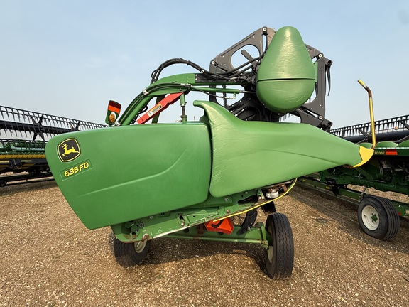 2017 John Deere 635FD Header Combine