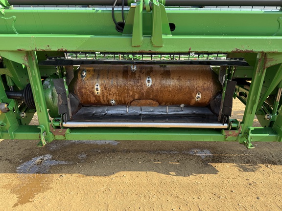 2013 John Deere 635D Header Combine