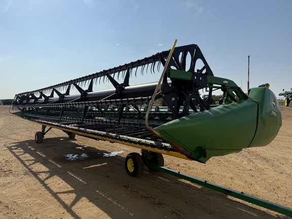 2013 John Deere 635D Header Combine
