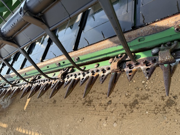 2013 John Deere 635D Header Combine