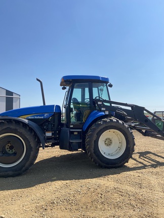 2014 New Holland TV6070 Tractor 4WD