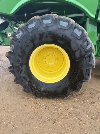 2017 John Deere S680 Combine