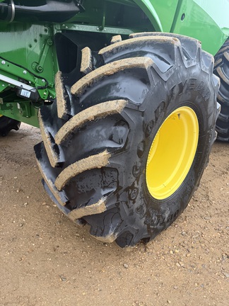 2017 John Deere S680 Combine