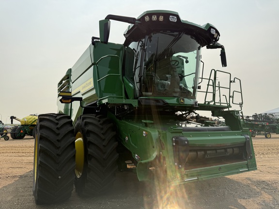 2025 John Deere X9 1000 Combine