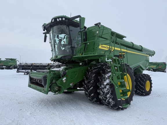 2025 John Deere X9 1000 Combine
