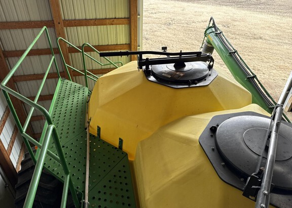 2010 John Deere 1830 Air Seeder