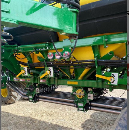 2010 John Deere 1830 Air Seeder
