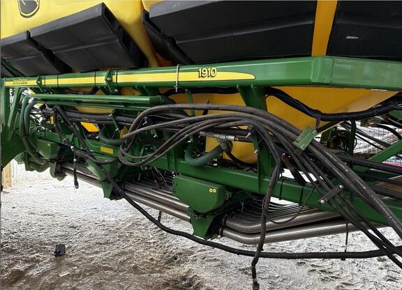 2010 John Deere 1830 Air Seeder