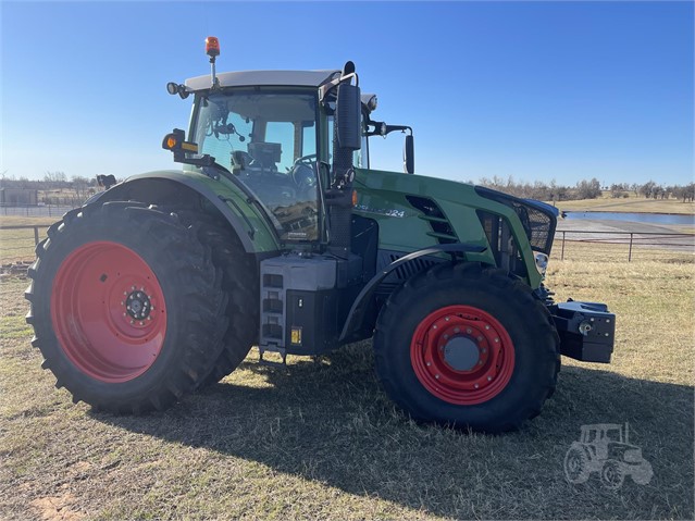 2014 Fendt 824 VARIO Tractor