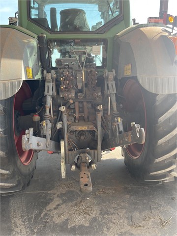 2014 Fendt 824 VARIO Tractor