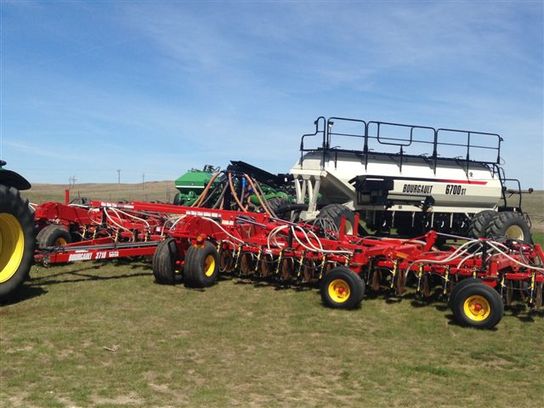 2013 Bourgault 3710 Air Seeder