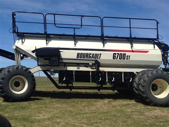 2013 Bourgault 3710 Air Seeder