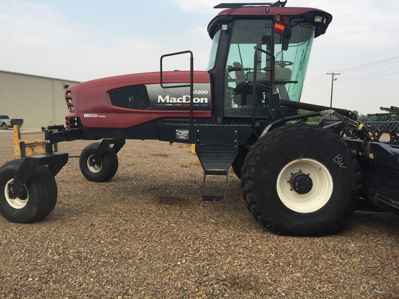 2009 MacDon M200 Windrower