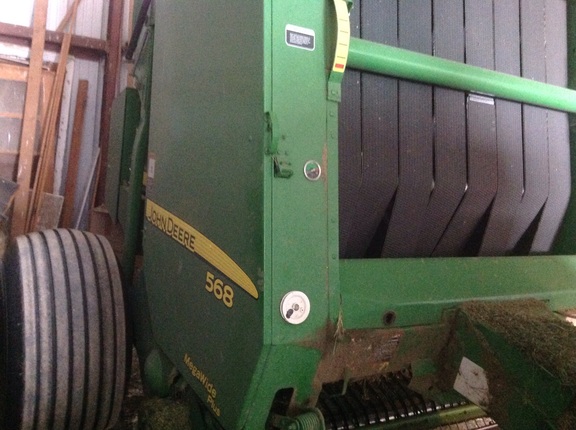 2011 John Deere 568 Baler/Round