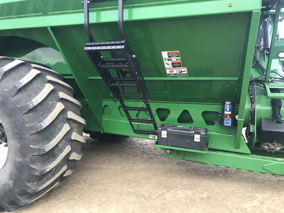 2023 Brent 1598 Grain Cart