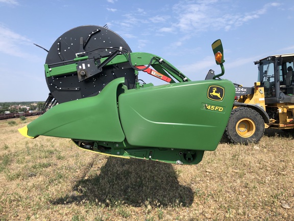 2020 John Deere 745FD Header Combine