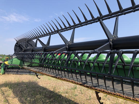 2020 John Deere 745FD Header Combine