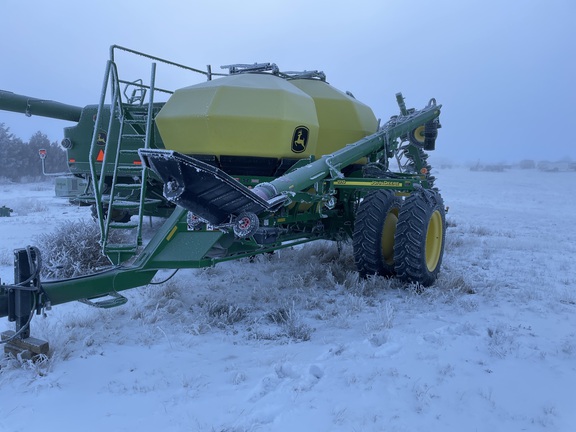 2017 John Deere 1890 Air Seeder