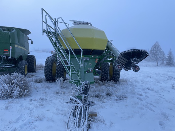 2017 John Deere 1890 Air Seeder