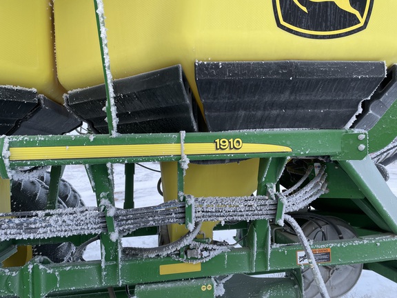 2017 John Deere 1890 Air Seeder