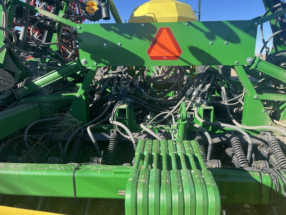 2017 John Deere 1890 Air Seeder