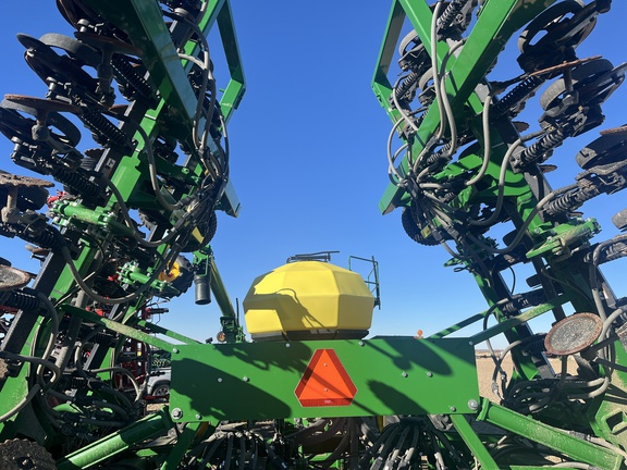 2017 John Deere 1890 Air Seeder